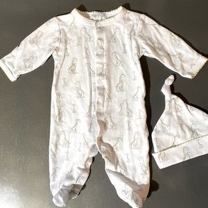 Kissy Kissy | Giraffe Generations Print Footie and Matching Hat
